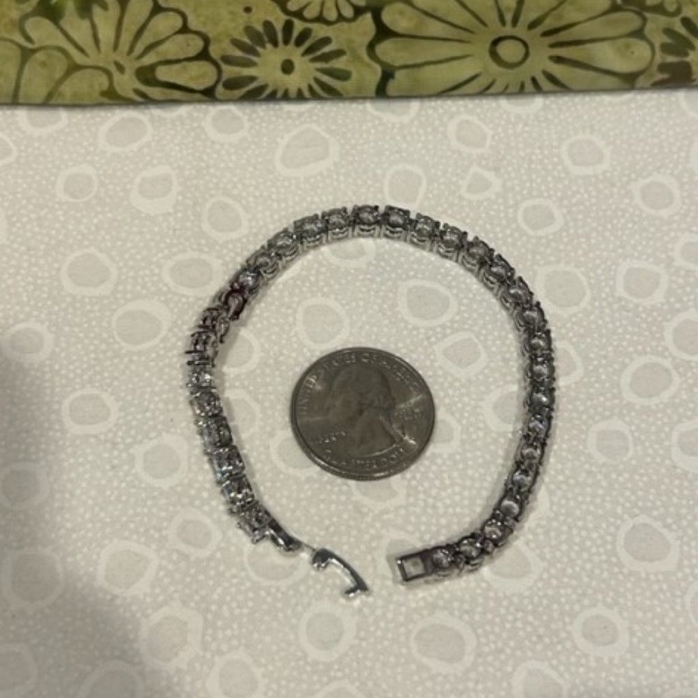 VTG CZ Rhinestone Rhodium Plated Quality Tennis Bracelet - Picture 6 of 6